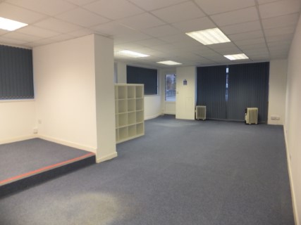 Corner retail unit/office to let in central Buxton